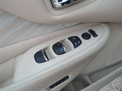 Used 2015 Nissan Murano SL w/ SL Technology Package AWD/4WD image 16