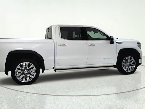 Used 2025 GMC Sierra 1500 Denali w/ Denali Reserve Package AWD/4WD image 7