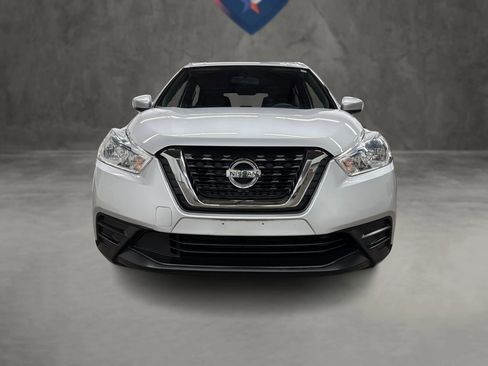 Used 2019 Nissan Kicks SV image 12