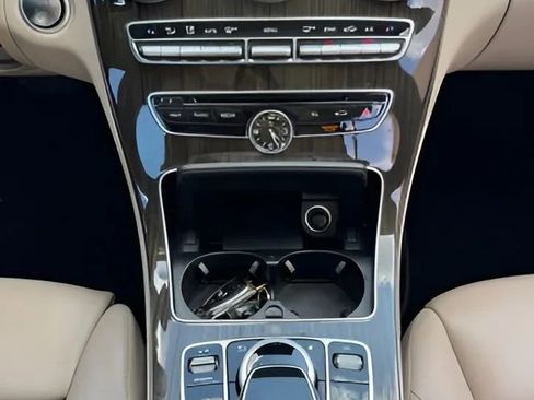 Used 2016 Mercedes-Benz C 300 Sedan w/ Surround View Package image 29