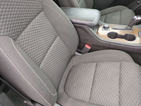 Used 2018 GMC Acadia SLE image 24