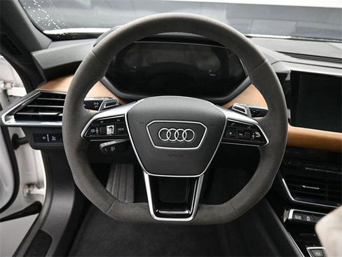 Used 2022 Audi e-tron GT Premium Plus image 17