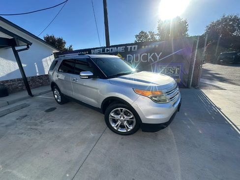 Used 2015 Ford Explorer Limited FWD image 2