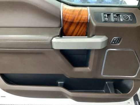 Used 2019 Ford F150 King Ranch w/ Equipment Group 601A Luxury AWD/4WD image 10