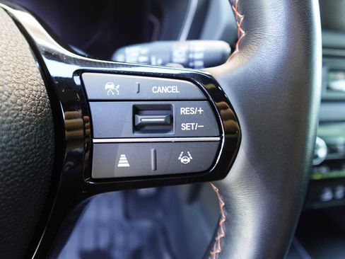 Used 2025 Honda Pilot TrailSport image 18