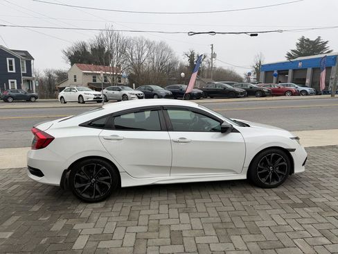 Used 2019 Honda Civic Sport image 8
