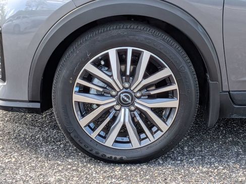 Used 2024 Nissan Kicks SV FWD image 11