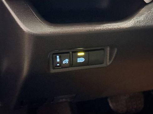 Used 2021 Toyota RAV4 XLE AWD/4WD image 11