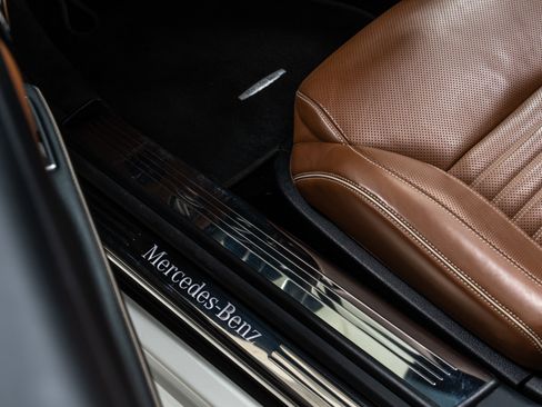 Certified 2019 Mercedes-Benz SL 550 image 11