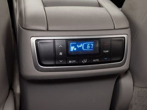 Used 2017 Toyota Highlander Limited AWD/4WD image 26