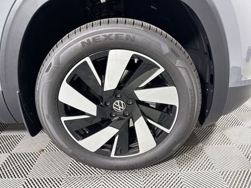 New 2026 Volkswagen Atlas Cross Sport SE image 12