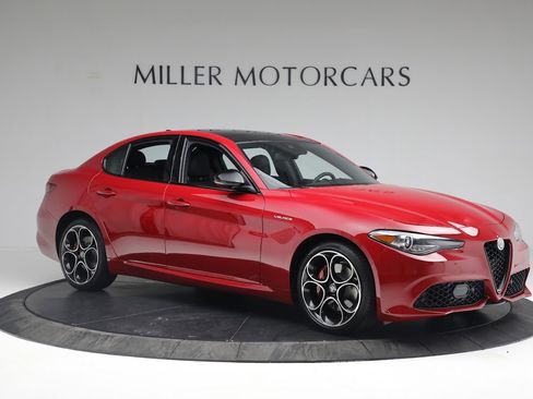 Used 2022 Alfa Romeo Giulia Veloce AWD/4WD image 10