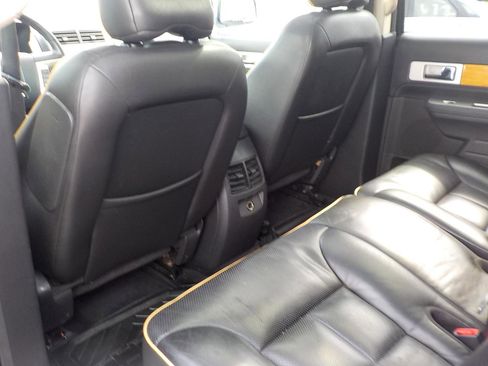 Used 2010 Lincoln MKX AWD 4dr Reserve image 25