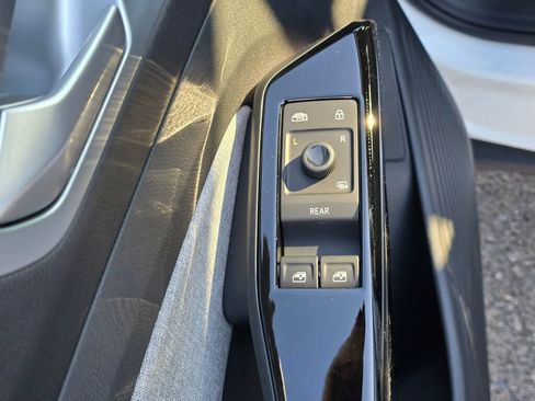 New 2026 Volkswagen ID.4 Pro image 19