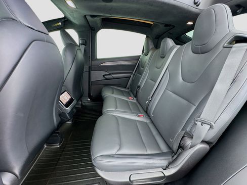 Used 2022 Tesla Model X image 15