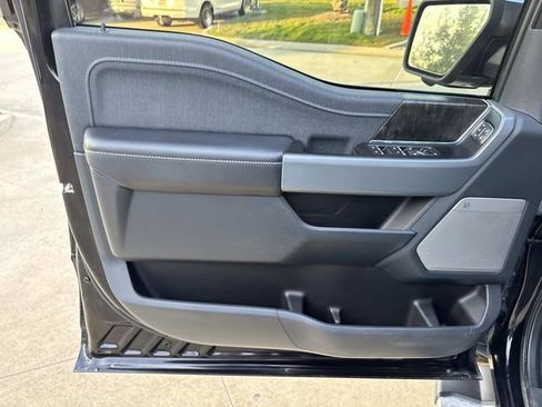 Certified 2022 Ford F150 Lariat w/ Equipment Group 502A High image 21