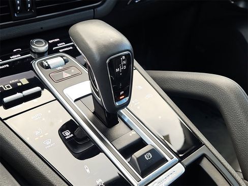 Certified 2022 Porsche Cayenne Coupe image 32