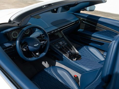 Used 2025 Aston Martin DB12 Convertible RWD image 8