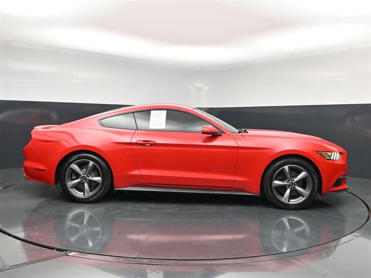 Used 2015 Ford Mustang Coupe w/ Equipment Group 051A RWD image 4