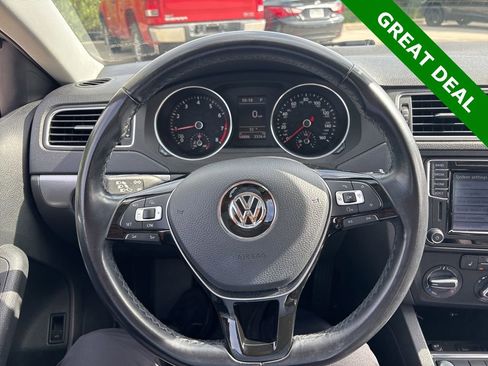 Used 2017 Volkswagen Jetta SE image 24