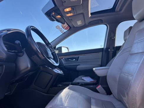 Used 2019 Honda CR-V Touring image 12