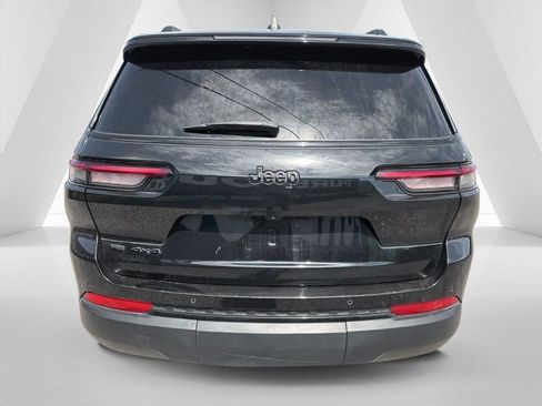 Used 2021 Jeep Grand Cherokee L Laredo image 6