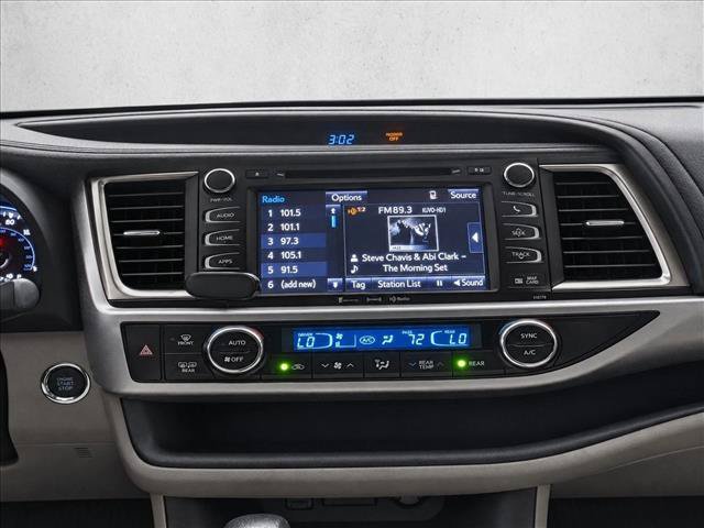 Used 2018 Toyota Highlander XLE AWD/4WD image 15