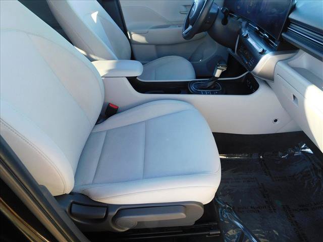Used 2025 Hyundai Kona SEL FWD image 27