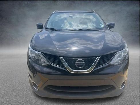 Used 2019 Nissan Rogue Sport SV w/ Technology Package FWD image 3