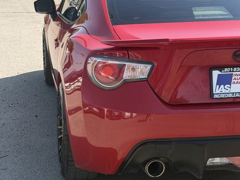 Used 2015 Scion FR-S RWD image 22