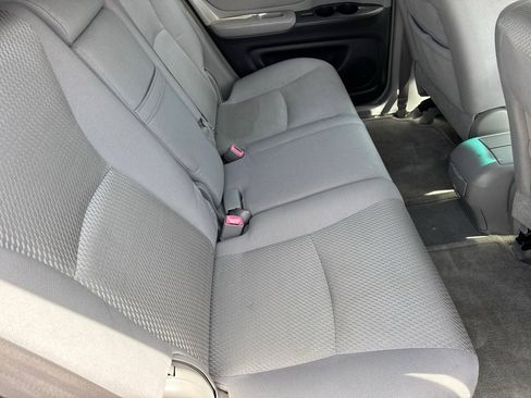 Used 2005 Toyota Highlander 4WD V6 w/ 3rd Row image 12