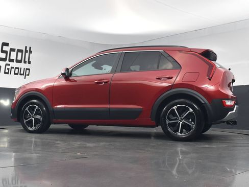 Used 2025 Kia Niro EX FWD image 19
