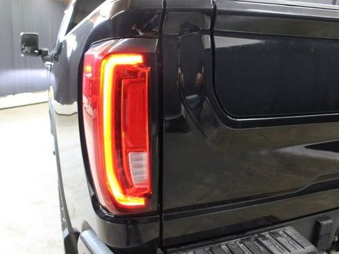 Used 2021 GMC Sierra 2500 Denali w/ Denali Black Diamond Edition AWD/4WD image 57