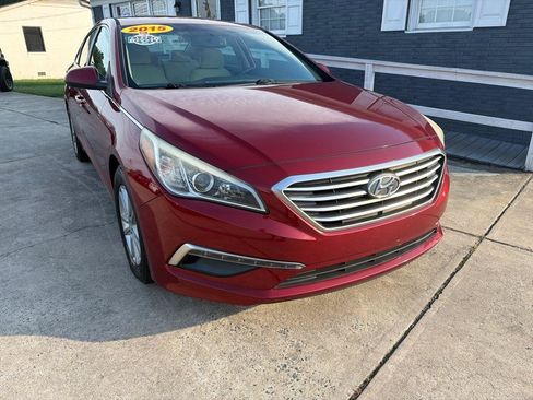 Used 2015 Hyundai Sonata SE w/ Option Group 09 FWD image 2