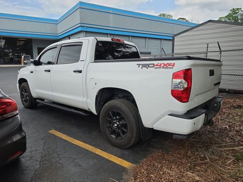 Used 2020 Toyota Tundra Limited w/ Limited Premium Package AWD/4WD image 3