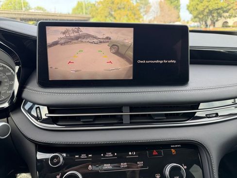 Used 2025 INFINITI QX60 Pure image 21