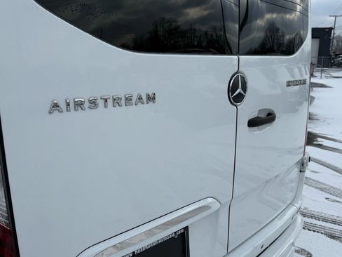 Used 2022 Mercedes-Benz Sprinter 3500 w/ Parking Package image 25