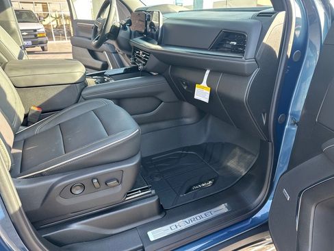 New 2026 Chevrolet Suburban Premier image 26