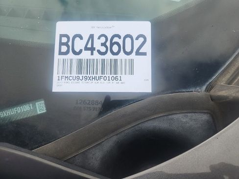 Used 2017 Ford Escape Titanium AWD/4WD image 5