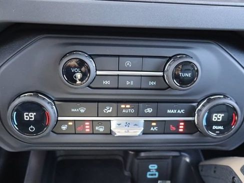 New 2025 Ford Bronco Badlands w/ Sasquatch Package AWD/4WD image 28
