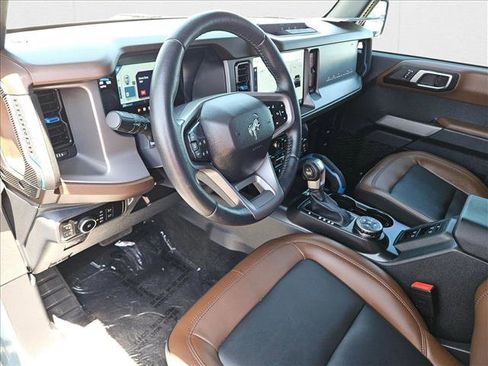 Used 2023 Ford Bronco Outer Banks image 9