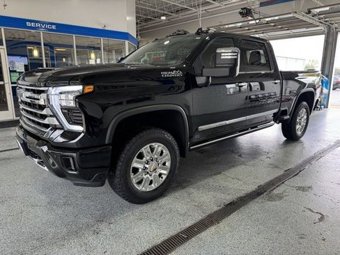 Used 2024 Chevrolet Silverado 2500 High Country w/ High Country Premium Package image 4