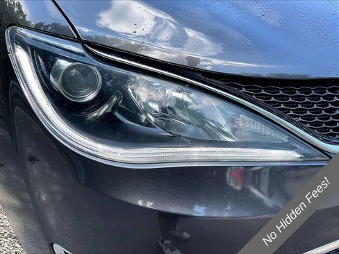 Used 2019 Chrysler Pacifica Limited FWD image 28