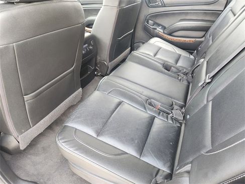 Used 2020 Chevrolet Suburban Premier image 11
