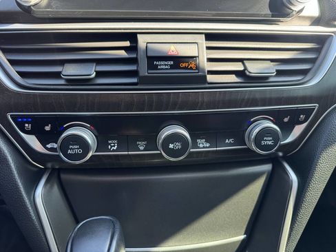 Used 2018 Honda Accord Touring image 15