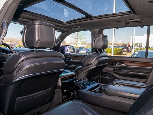 Used 2023 Jeep Grand Wagoneer 4WD image 10