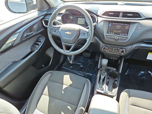 Certified 2022 Chevrolet TrailBlazer LT w/ Driver Confidence Package AWD/4WD image 10