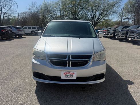 Used 2011 Dodge Grand Caravan Mainstreet w/ PWR Convenience Group FWD image 2
