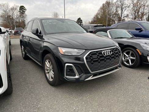 Used 2023 Audi Q5 2.0T Premium w/ Convenience Package image 14