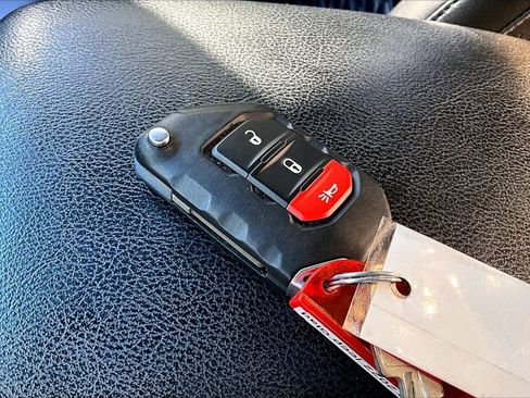 Used 2022 Jeep Gladiator Rubicon w/ Trailer Tow Package image 31